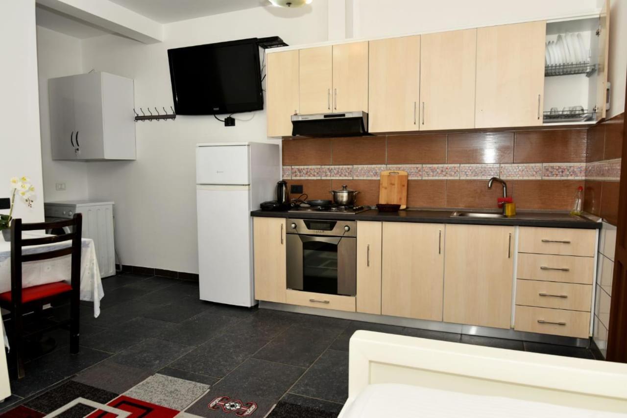 Villas Apartments Shahaj Влёра Экстерьер фото