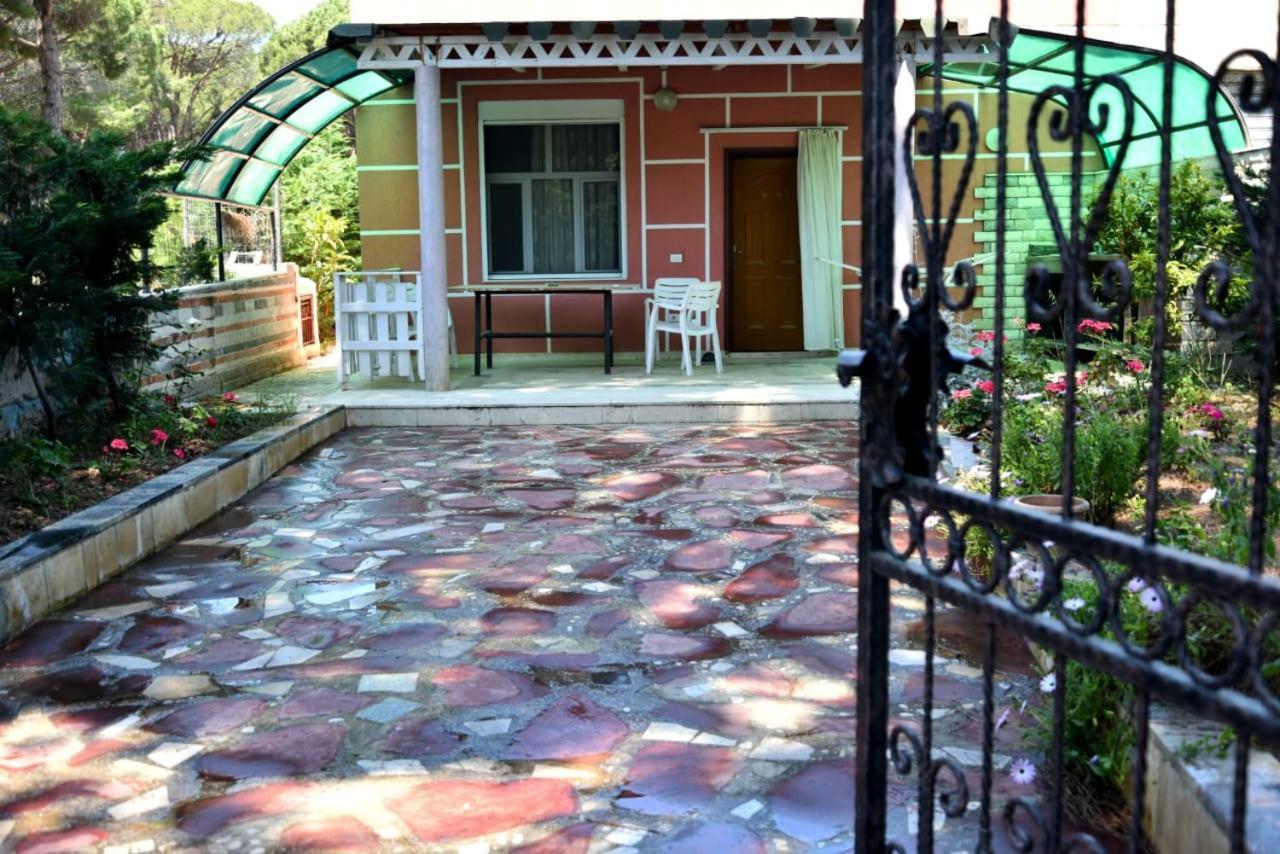 Villas Apartments Shahaj Влёра Экстерьер фото